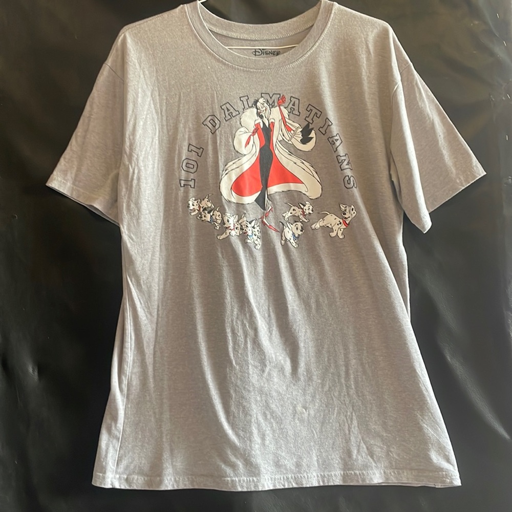 Disneys 101 Dalmatians cruela Disneys Tee! Medium